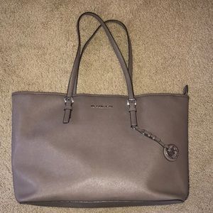 Michael Kors Jet Set Tote